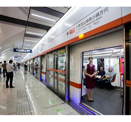 采用方大屏蔽門(mén)系統(tǒng)的武漢軌道交通7號(hào)線一期、11號(hào)線東段一期國(guó)慶當(dāng)日同步開(kāi)通試運(yùn)營(yíng)