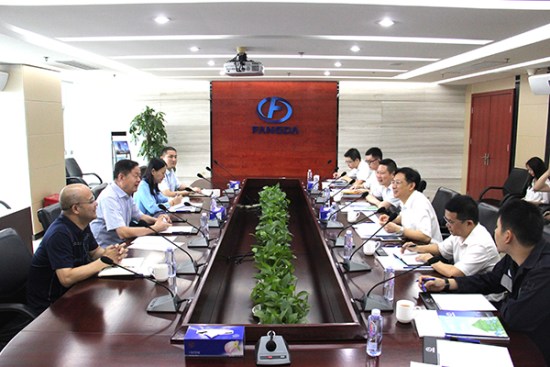 深圳市南山區(qū)供電局黨委書記、局長李小明一行到方大集團調研