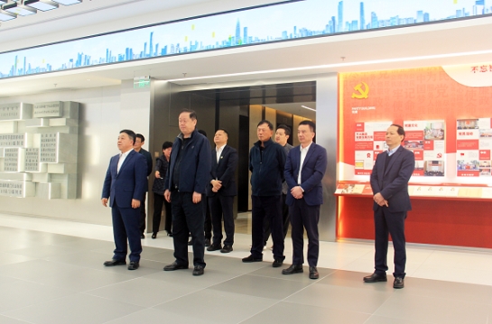 中共江西省委副書(shū)記、省長(zhǎng)葉建春一行考察方大集團(tuán)